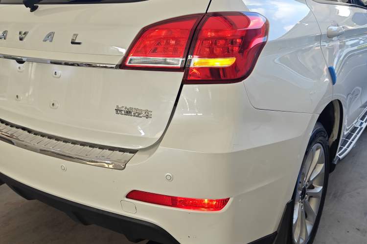 Used Haval H2 2017 Red-Label 1.5T Automatic Two-Wheel Drive Elite Model Right Rear Taillight