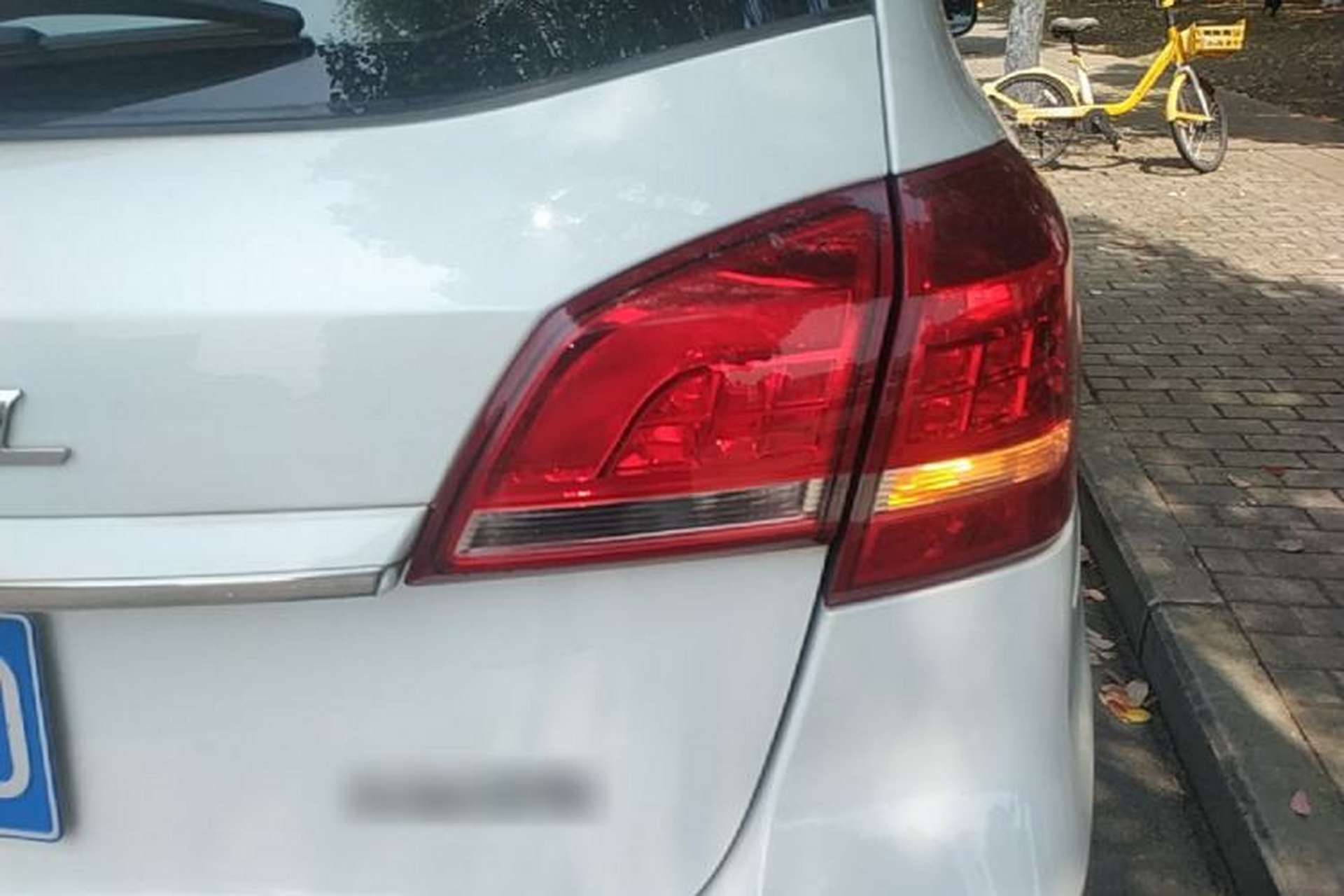 Used Haval H2 2017 Red-Label 1.5T Manual Two-Wheel Drive Comfort Model Right Rear Taillight