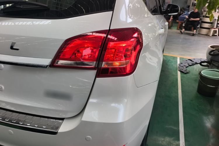 Used Haval H2 2017 Red-Label 1.5T Automatic Two-Wheel Drive Luxury Model Right Rear Taillight
