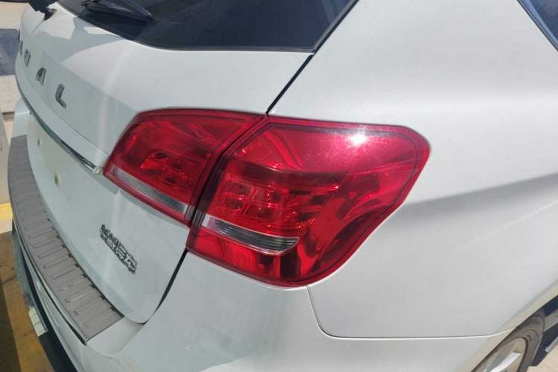 Used Haval H2 2017 Red-Label 1.5T Manual Two-Wheel Drive Luxury Model Right Rear Taillight
