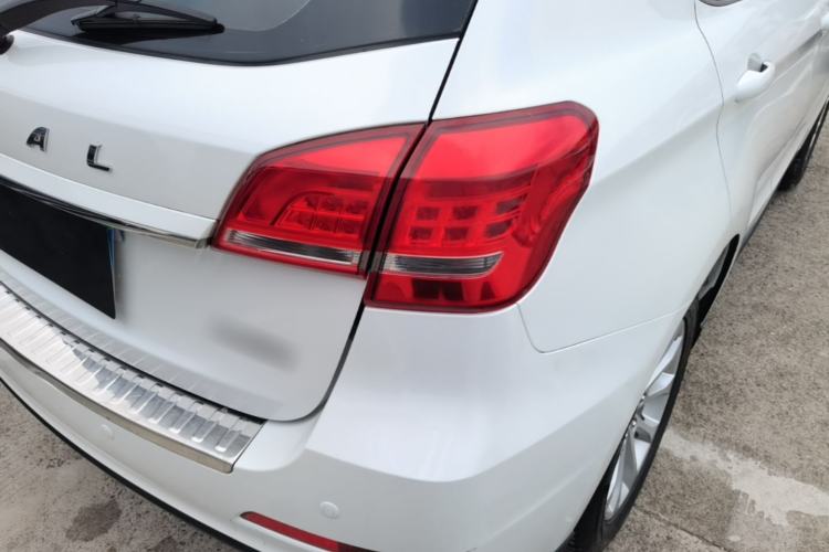 Used Haval H2 2017 Red-Label 1.5T Automatic Two-Wheel Drive Luxury Model Right Rear Taillight
