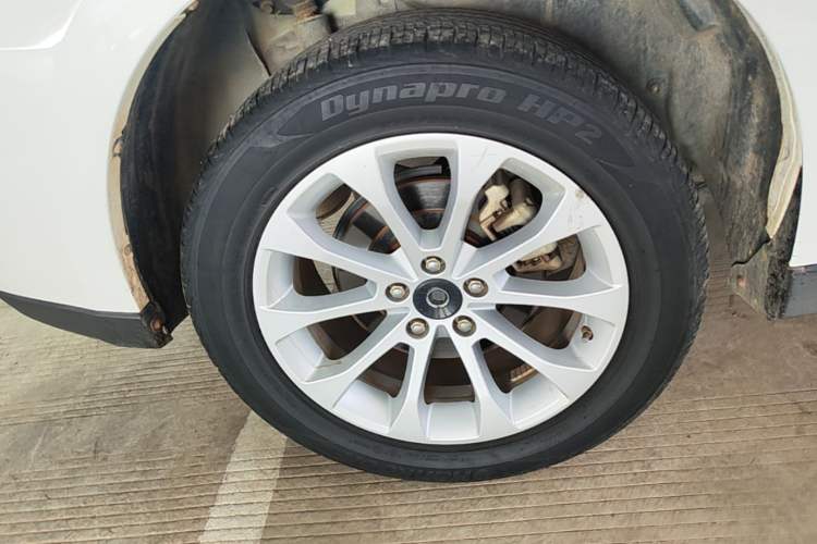 Used Haval H2 2017 Red-Label 1.5T Manual Two-Wheel-Drive Elite Model Right Rear Wheel Hub
