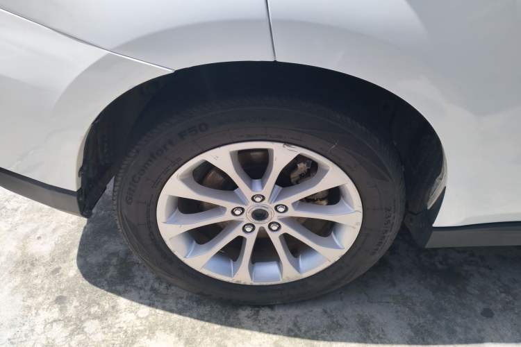 Used Haval H2 2017 Blue Label 1.5T Manual Two-Wheel Drive Luxury Model Right Rear Wheel Hub