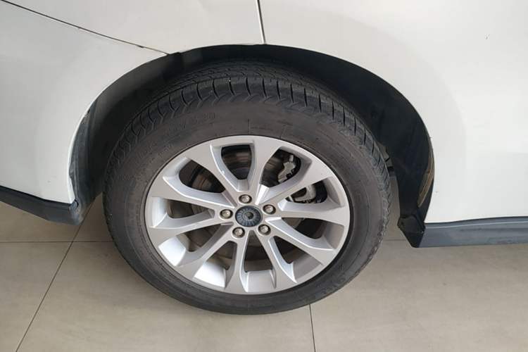 Used Haval H2 2017 Red-Label 1.5T Manual Two-Wheel Drive Comfort Model Right Rear Wheel Hub