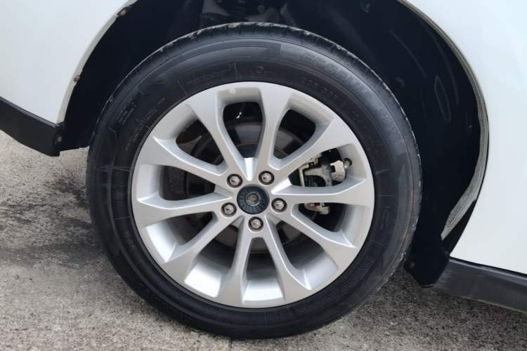 Used Haval H2 2017 Red-Label 1.5T Automatic Two-Wheel Drive Luxury Model Right Rear Wheel Hub