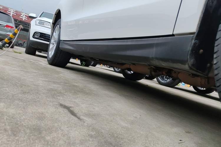 Used Haval H2 2017 Red-Label 1.5T Automatic Two-Wheel Drive Luxury Model Right Side Sill