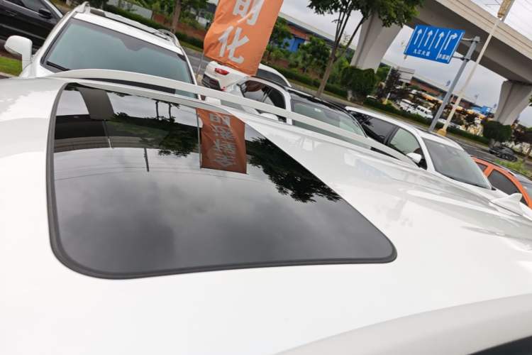 Used Haval H2 2017 Red-Label 1.5T Manual Two-Wheel Drive Luxury Model Roof