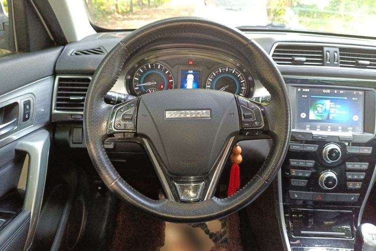 Used Haval H2 2017 Red-Label 1.5T Manual Two-Wheel-Drive Elite Model Steering Wheel