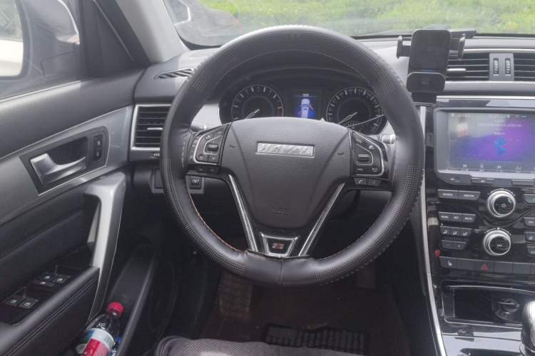 Used Haval H2 2017 Red-Label 1.5T Manual Two-Wheel-Drive Elite Model Steering Wheel