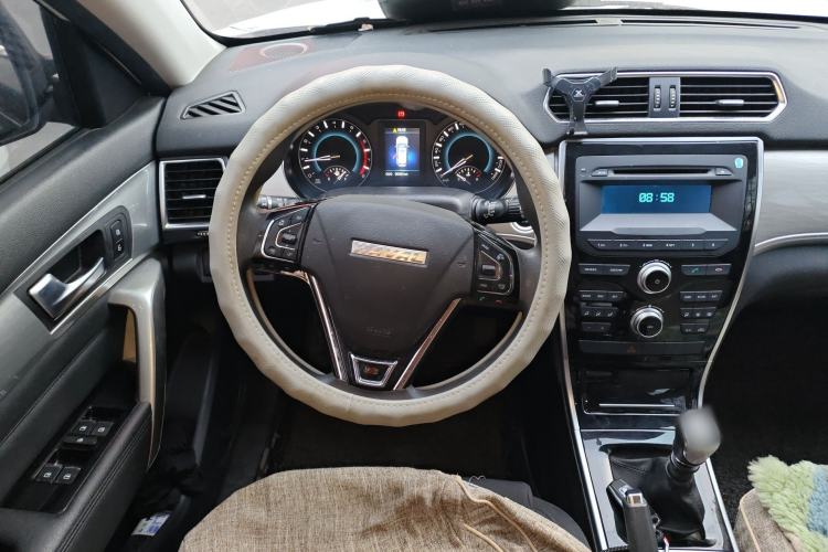 Used Haval H2 2017 Red-Label 1.5T Manual Two-Wheel Drive Comfort Model Steering Wheel