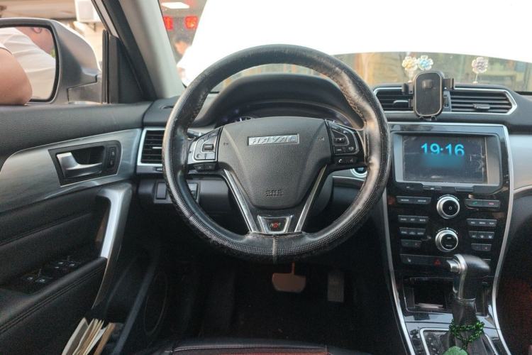 Used Haval H2 2017 Red-Label 1.5T Automatic Two-Wheel Drive Luxury Model Steering Wheel