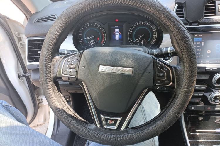 Used Haval H2 2017 Red-Label 1.5T Manual Two-Wheel Drive Luxury Model Steering Wheel