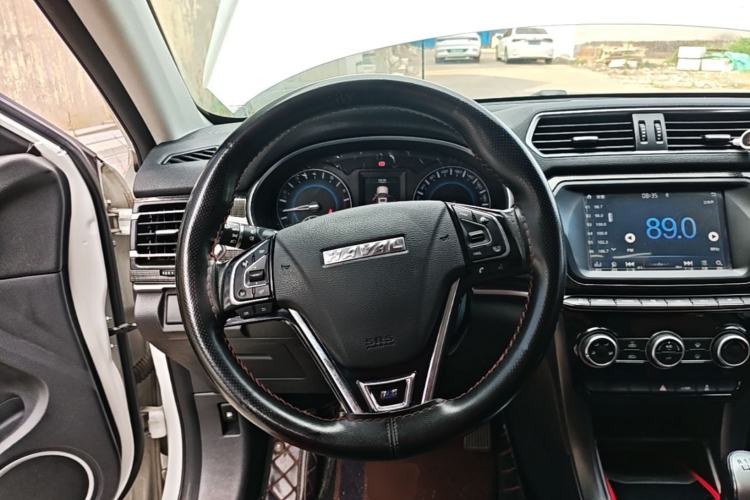 Used Haval H2 2017 Blue Label 1.5T Manual Two-Wheel Drive Luxury Model Steering Wheel