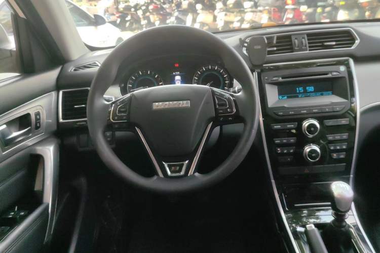 Used Haval H2 2017 Red-Label 1.5T Manual Two-Wheel Drive Comfort Model Steering Wheel