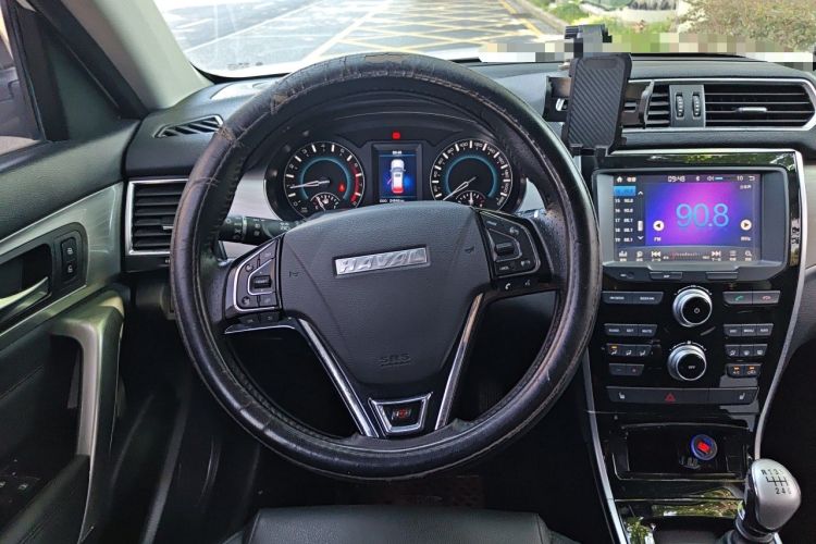 Used Haval H2 2017 Red-Label 1.5T Manual Two-Wheel-Drive Elite Model Steering Wheel