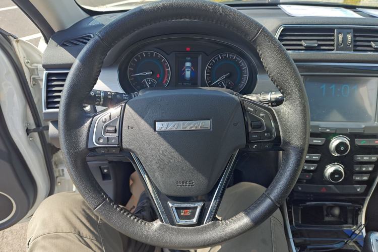 Used Haval H2 2017 Red-Label 1.5T Manual Two-Wheel-Drive Elite Model Steering Wheel