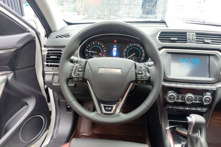 Used Haval H2 2017 Blue Label 1.5T Automatic Two-Wheel Drive Prestige Model Steering Wheel