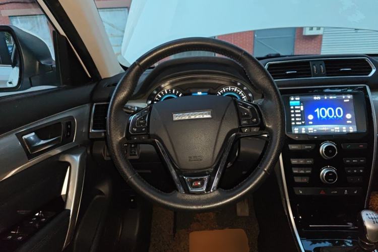 Used Haval H2 2017 Red-Label 1.5T Manual Two-Wheel Drive Luxury Model Steering Wheel