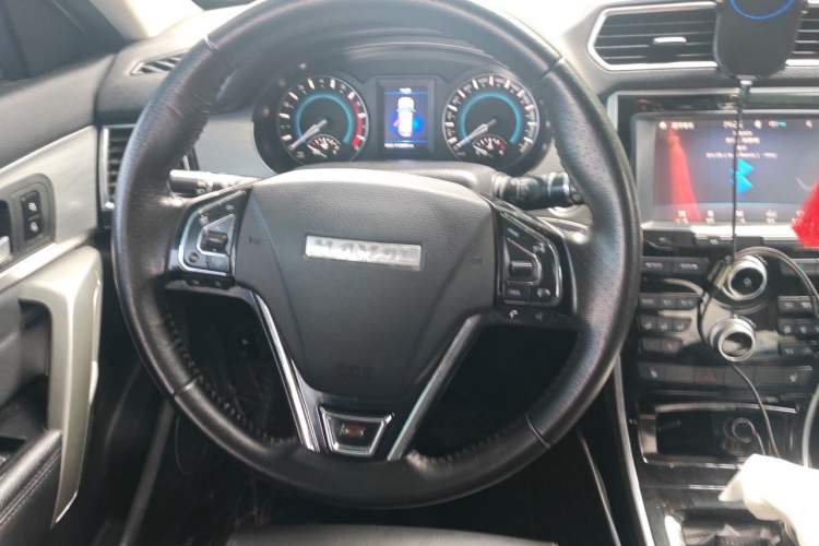 Used Haval H2 2017 Red-Label 1.5T Manual Two-Wheel-Drive Elite Model Steering Wheel