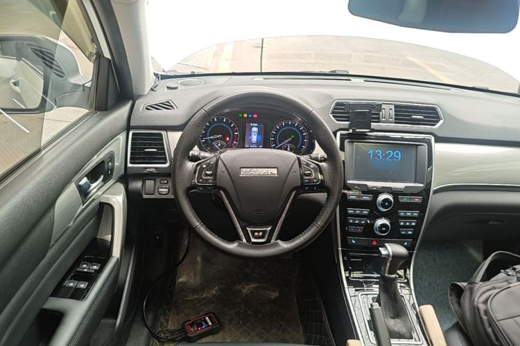 Used Haval H2 2017 Red-Label 1.5T Automatic Two-Wheel Drive Elite Model Steering Wheel