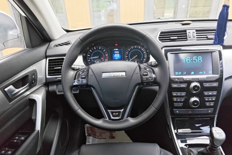 Used Haval H2 2017 Red-Label 1.5T Manual Two-Wheel-Drive Elite Model Steering Wheel