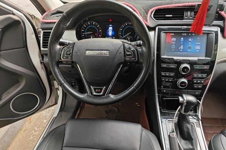 Used Haval H2 2017 Red-Label 1.5T Automatic Two-Wheel Drive Elite Model Steering Wheel
