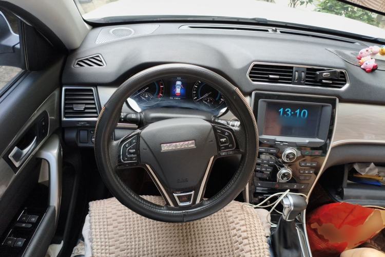 Used Haval H2 2017 Red-Label 1.5T Automatic Two-Wheel Drive Luxury Model Steering Wheel