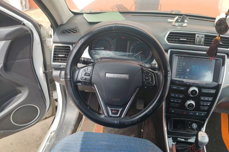 Used Haval H2 2017 Red-Label 1.5T Manual Two-Wheel Drive Luxury Model Steering Wheel