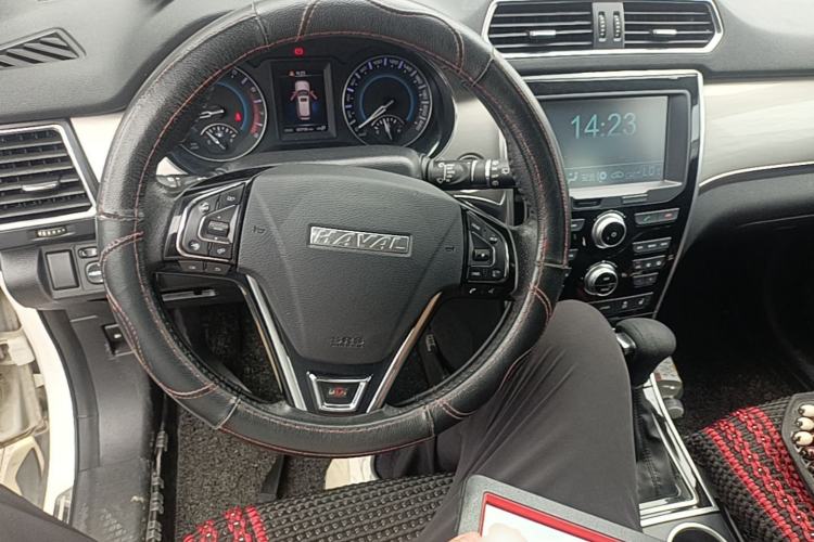 Used Haval H2 2017 Red-Label 1.5T Automatic Two-Wheel Drive Luxury Model Steering Wheel
