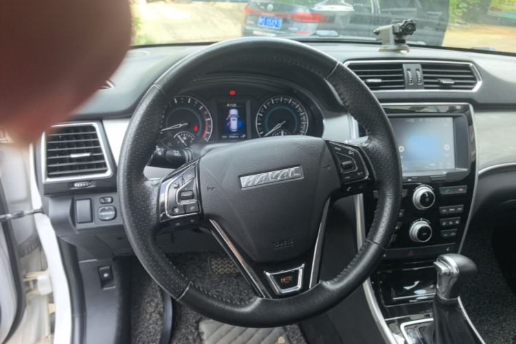 Used Haval H2 2017 Red-Label 1.5T Automatic Two-Wheel Drive Elite Model Steering Wheel