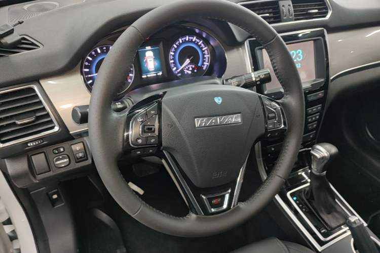 Used Haval H2 2017 Red-Label 1.5T Automatic Two-Wheel Drive Elite Model Steering Wheel
