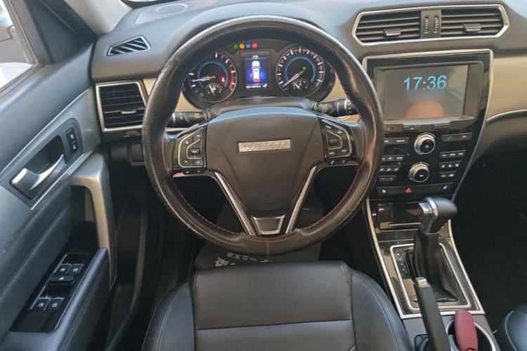 Used Haval H2 2017 Red-Label 1.5T Automatic Two-Wheel Drive Elite Model Steering Wheel