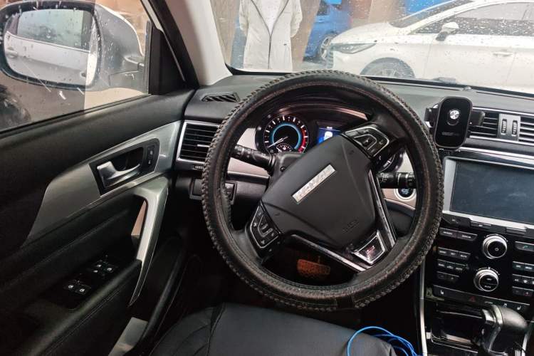 Used Haval H2 2017 Red-Label 1.5T Automatic Two-Wheel Drive Luxury Model Steering Wheel