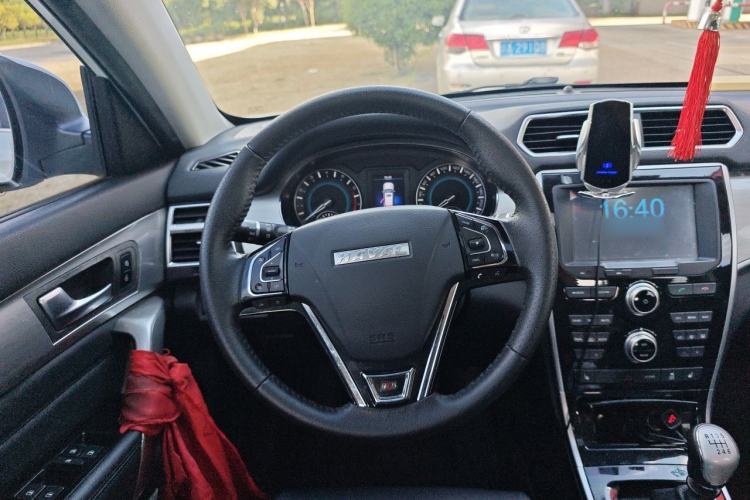 Used Haval H2 2017 Red-Label 1.5T Manual Two-Wheel Drive Luxury Model Steering Wheel