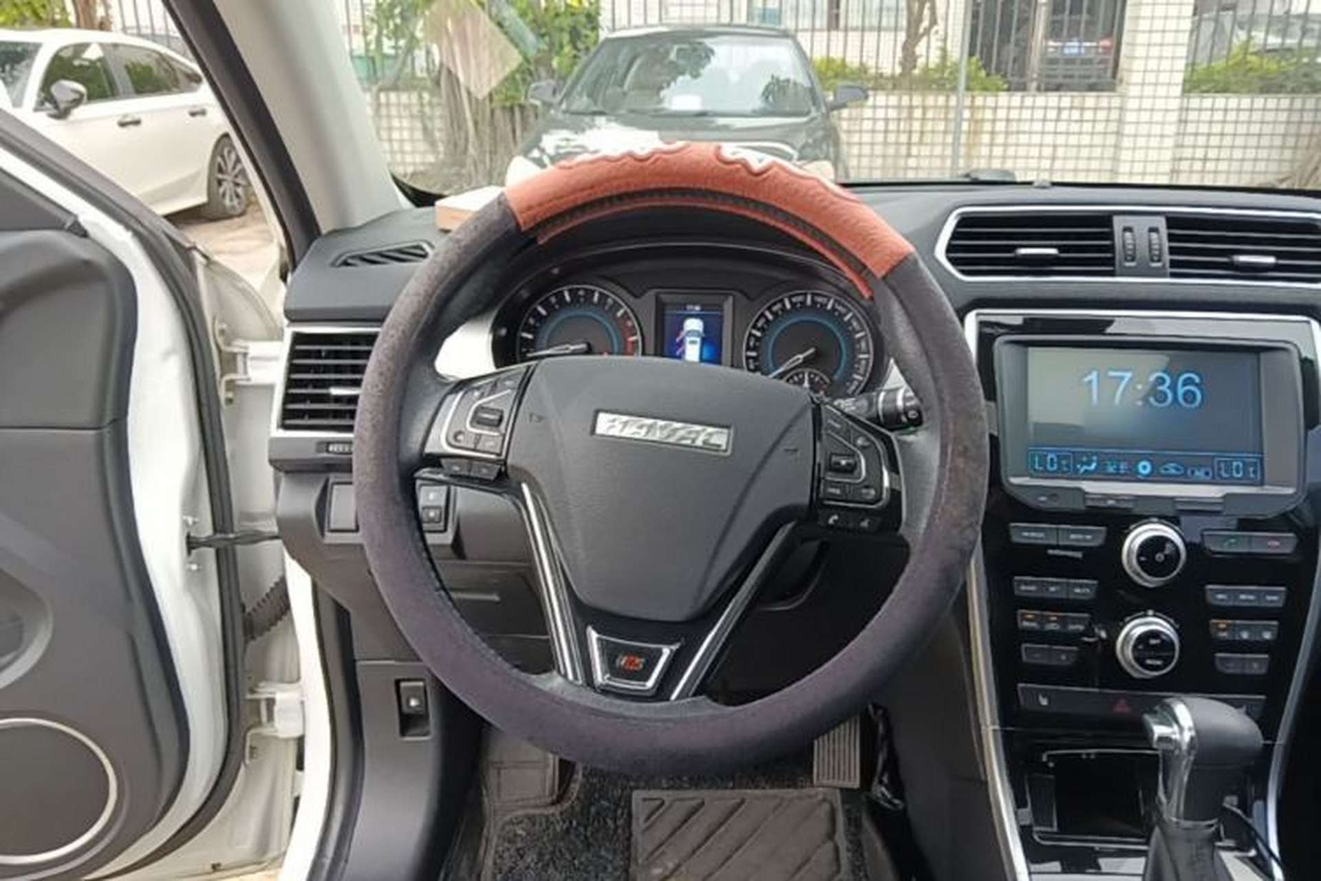 Used Haval H2 2017 Red-Label 1.5T Automatic Two-Wheel Drive Luxury Model Steering Wheel