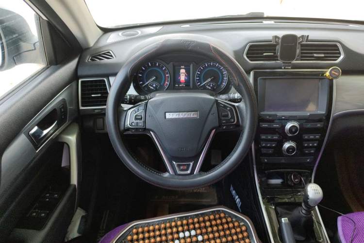 Used Haval H2 2017 Red-Label 1.5T Manual Two-Wheel-Drive Elite Model Steering Wheel