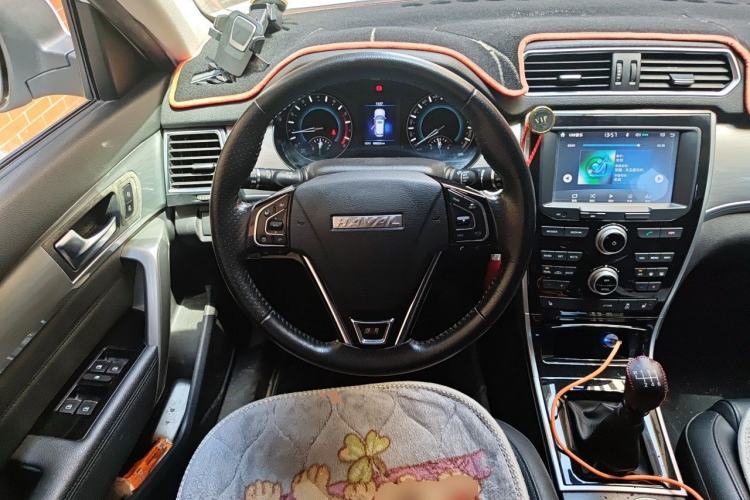 Used Haval H2 2017 Red-Label 1.5T Manual Two-Wheel Drive Luxury Model Steering Wheel