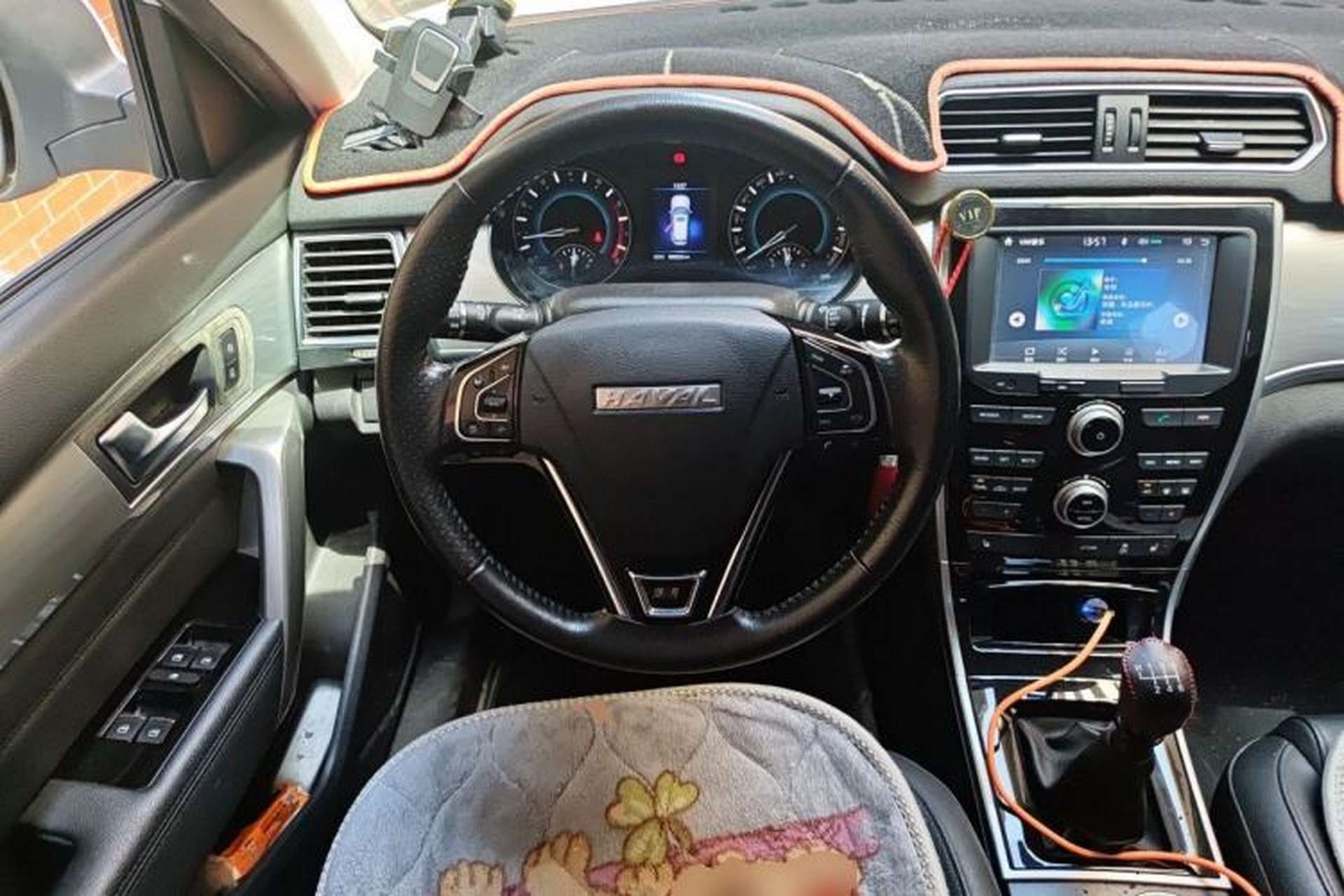 Used Haval H2 2017 Red-Label 1.5T Manual Two-Wheel Drive Luxury Model Steering Wheel