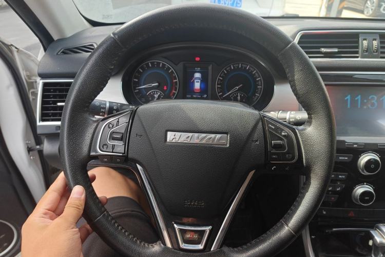 Used Haval H2 2017 Red-Label 1.5T Automatic Two-Wheel Drive Elite Model Steering Wheel