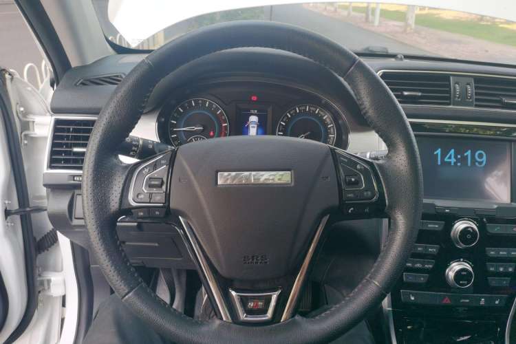Used Haval H2 2017 Red-Label 1.5T Manual Two-Wheel Drive Luxury Model Steering Wheel