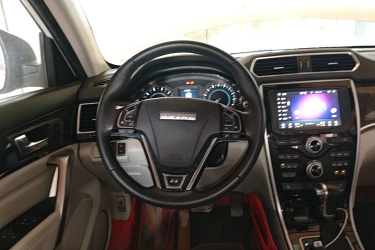 Used Haval H2 2017 Red-Label 1.5T Automatic Two-Wheel Drive Elite Model Steering Wheel