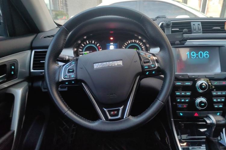 Used Haval H2 2017 Red-Label 1.5T Automatic Two-Wheel Drive Elite Model Steering Wheel
