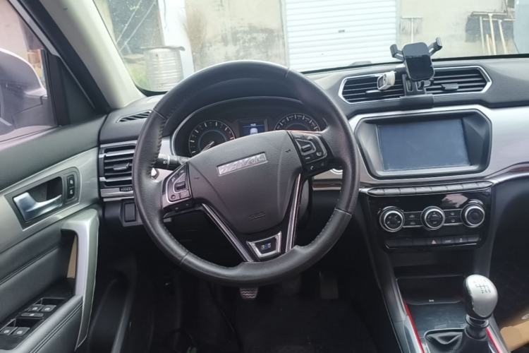 Used Haval H2 2017 Blue Label 1.5T Manual Two-Wheel Drive Elite Model Steering Wheel