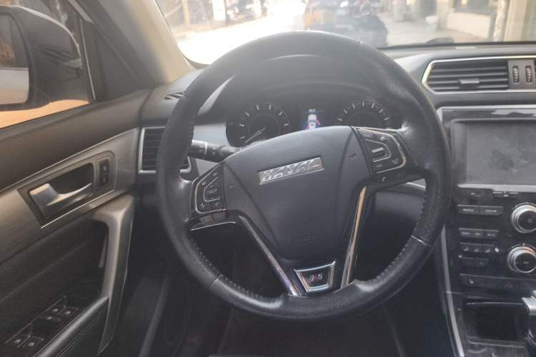 Used Haval H2 2017 Red-Label 1.5T Automatic Two-Wheel Drive Elite Model Steering Wheel