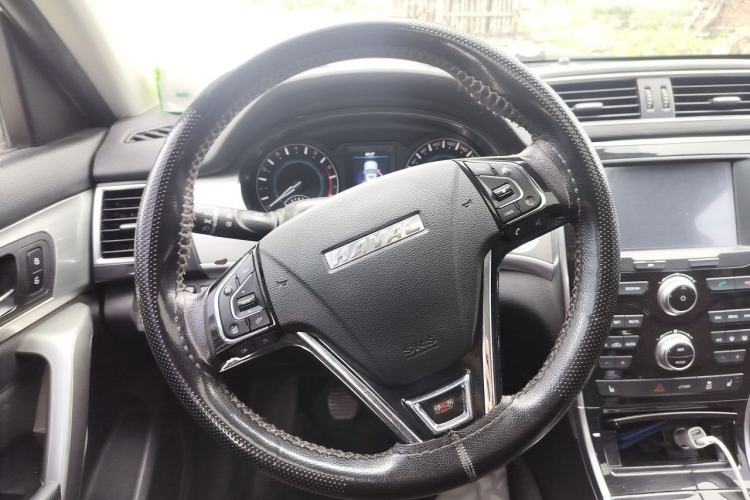 Used Haval H2 2017 Red-Label 1.5T Manual Two-Wheel Drive Luxury Model Steering Wheel