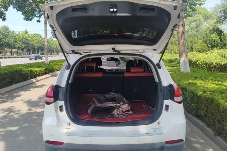 Used Haval H2 2017 Blue Label 1.5T Automatic Two-Wheel Drive Elite Model Trunk