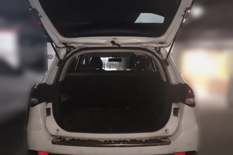 Used Haval H2 2017 Blue Label 1.5T Manual Two-Wheel Drive Elite Model Trunk