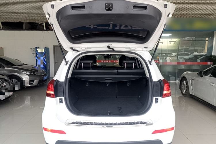 Used Haval H2 2017 Red-Label 1.5T Automatic Two-Wheel Drive Luxury Model Trunk