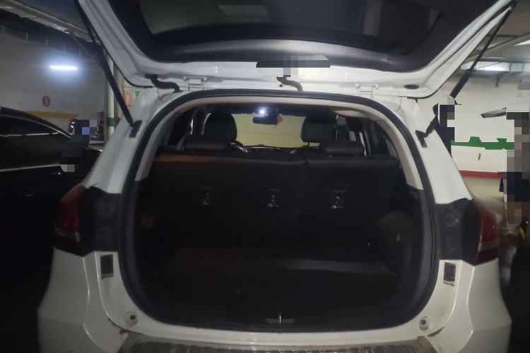 Used Haval H2 2017 Red-Label 1.5T Automatic Two-Wheel Drive Elite Model Trunk