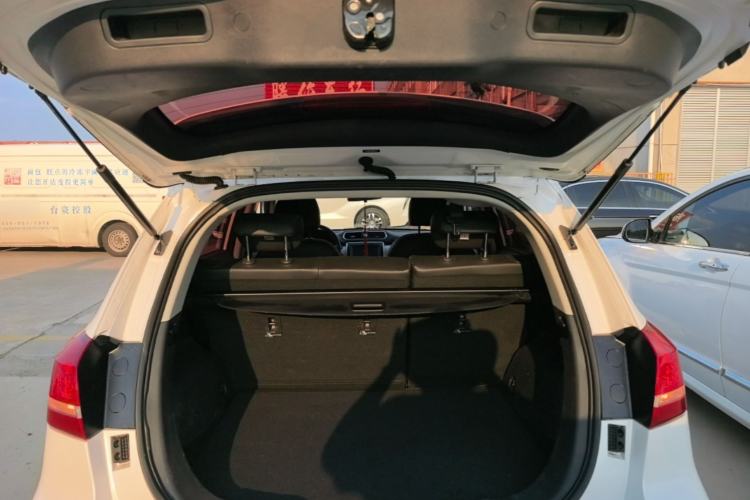 Used Haval H2 2017 Red-Label 1.5T Automatic Two-Wheel Drive Elite Model Trunk